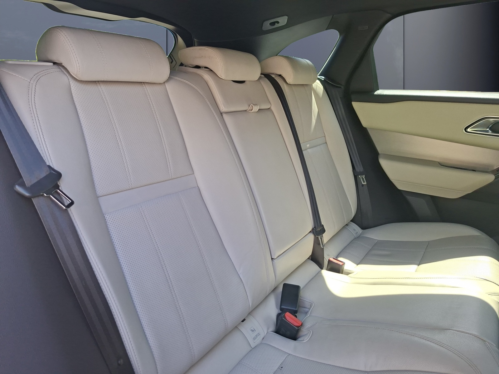 Land Rover Range Rover Velar 11