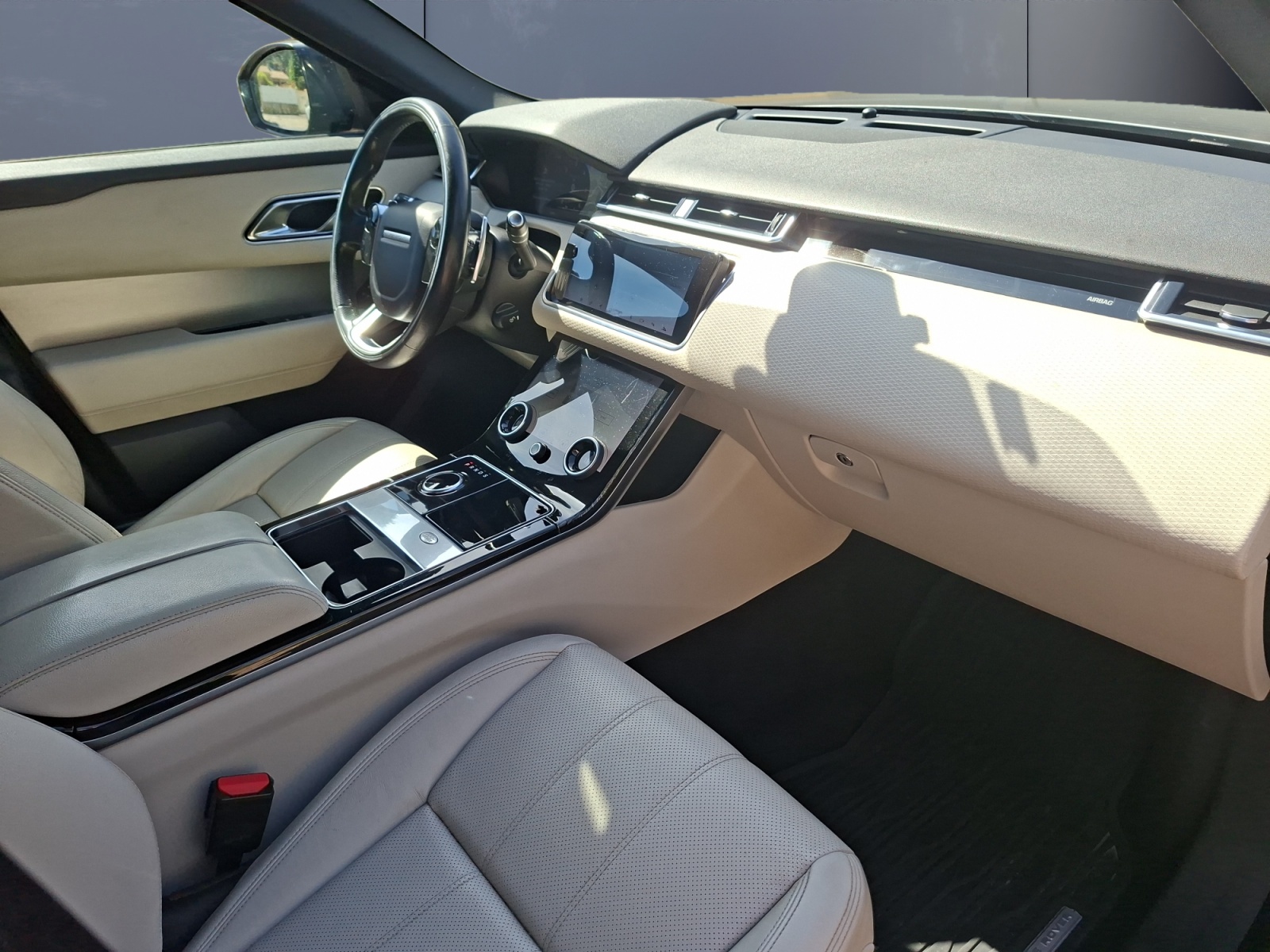 Land Rover Range Rover Velar 13