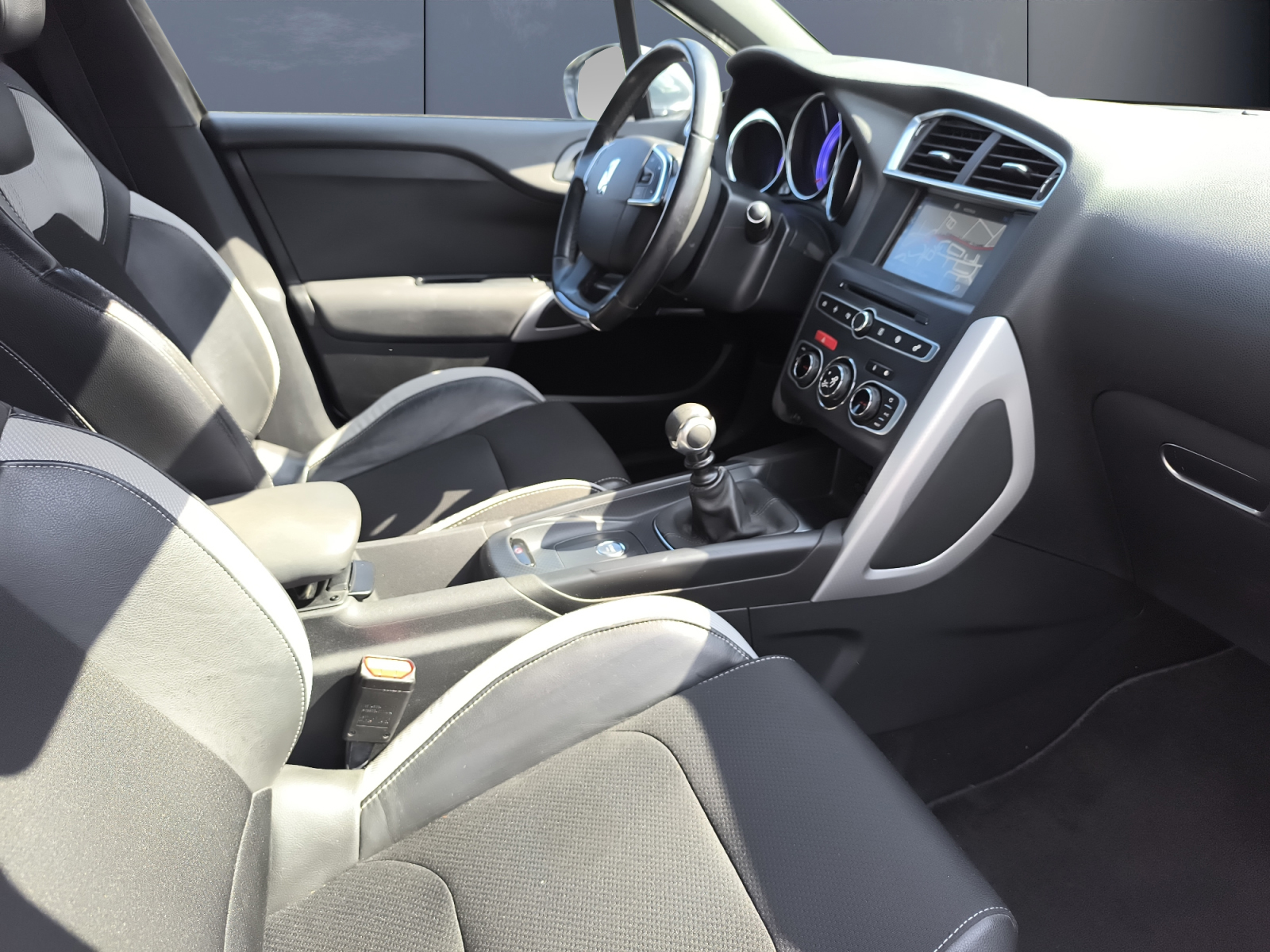 Ds Automobiles Ds 4 12