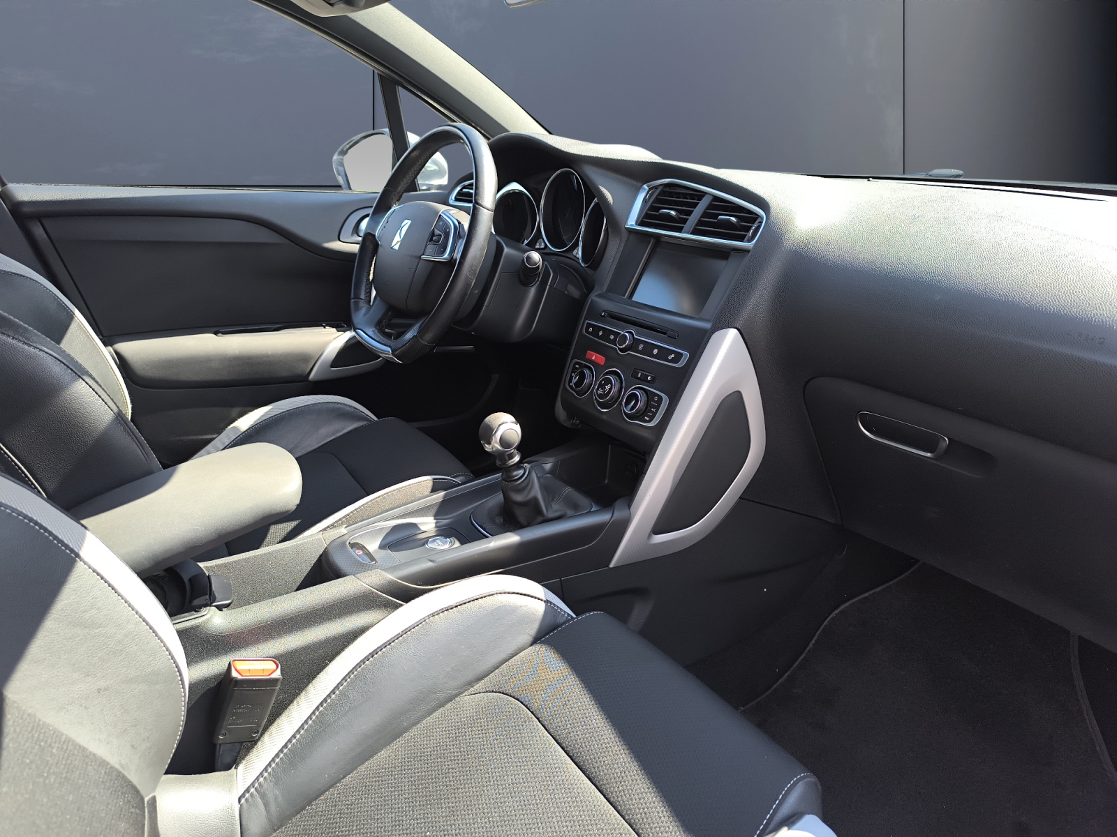 Ds Automobiles Ds 4 13