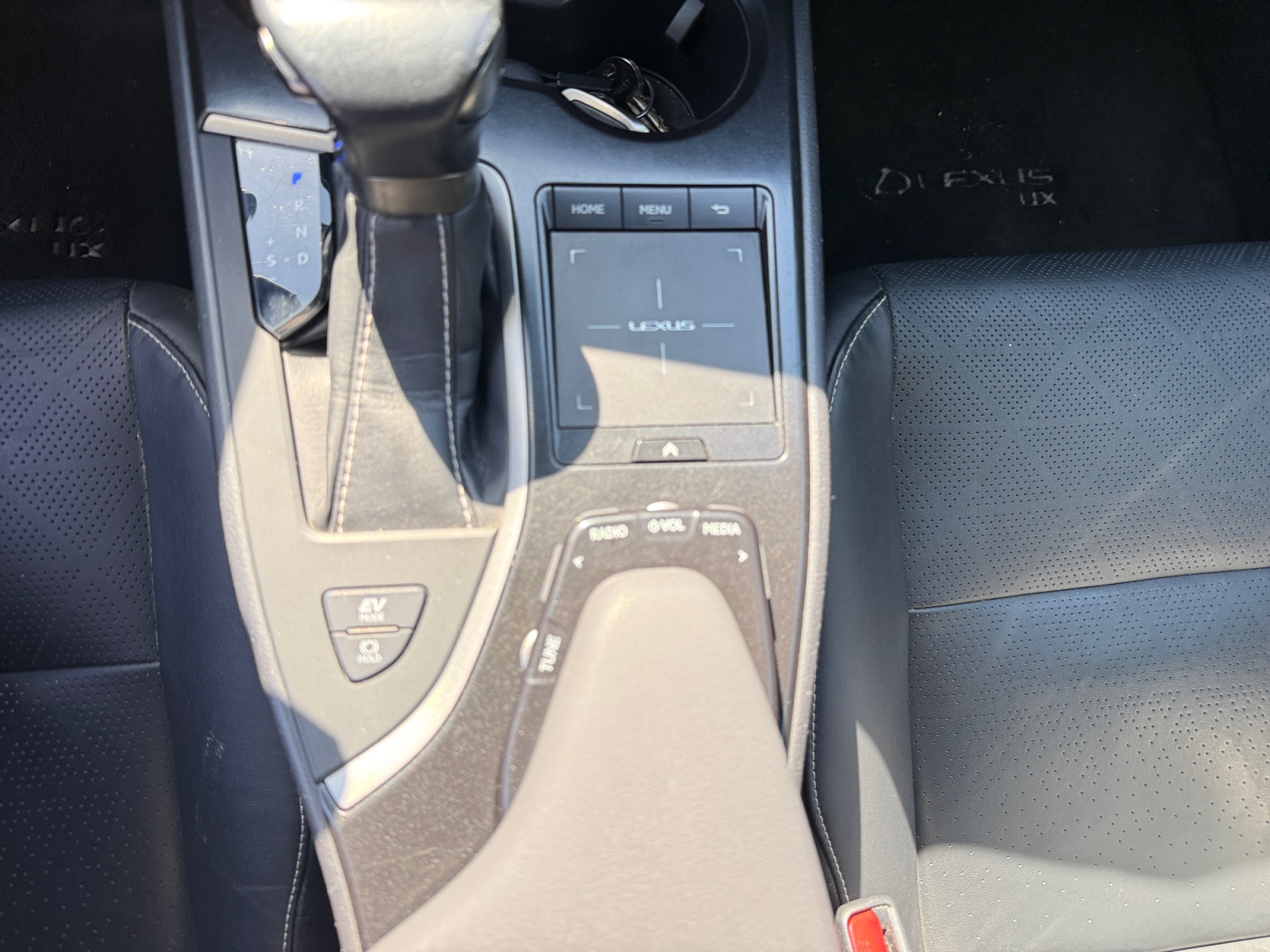 Lexus Ux 24