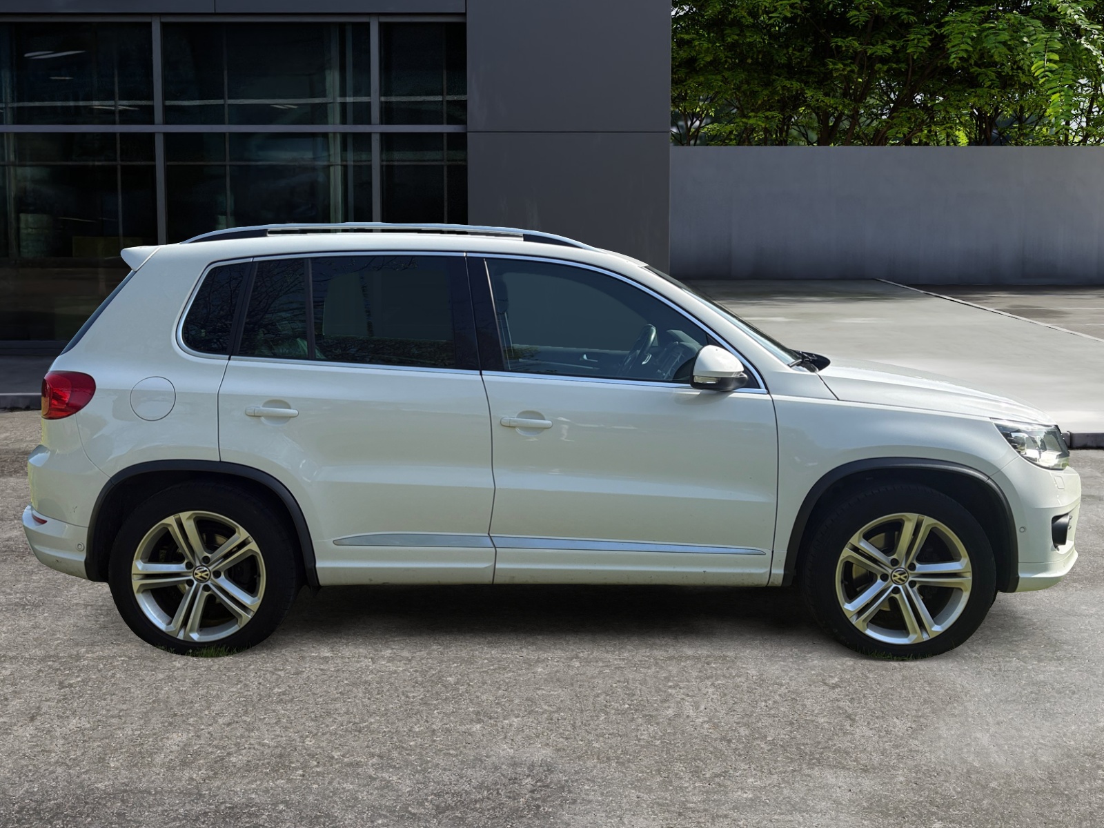 Volkswagen Tiguan 4
