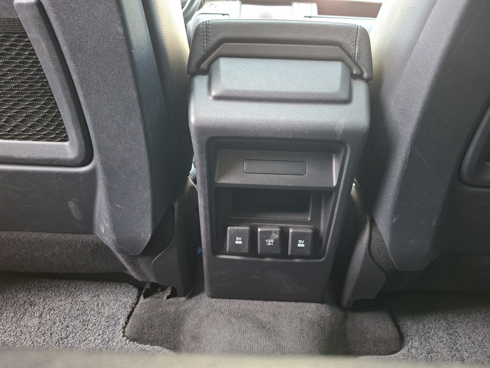 Land Rover Discovery Sport 24