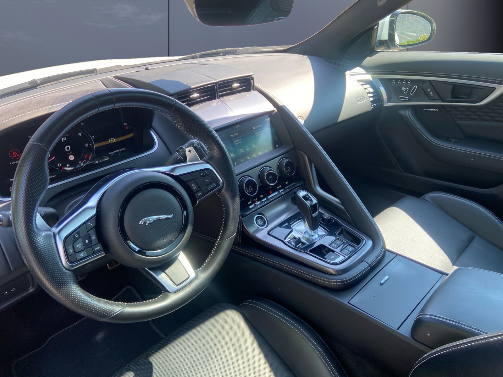 Jaguar F-Type 8