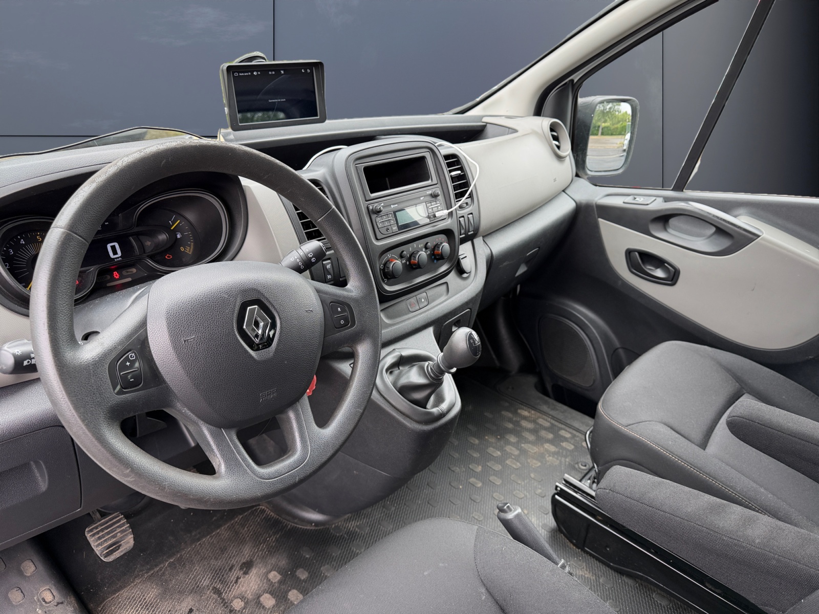 Renault Trafic 8