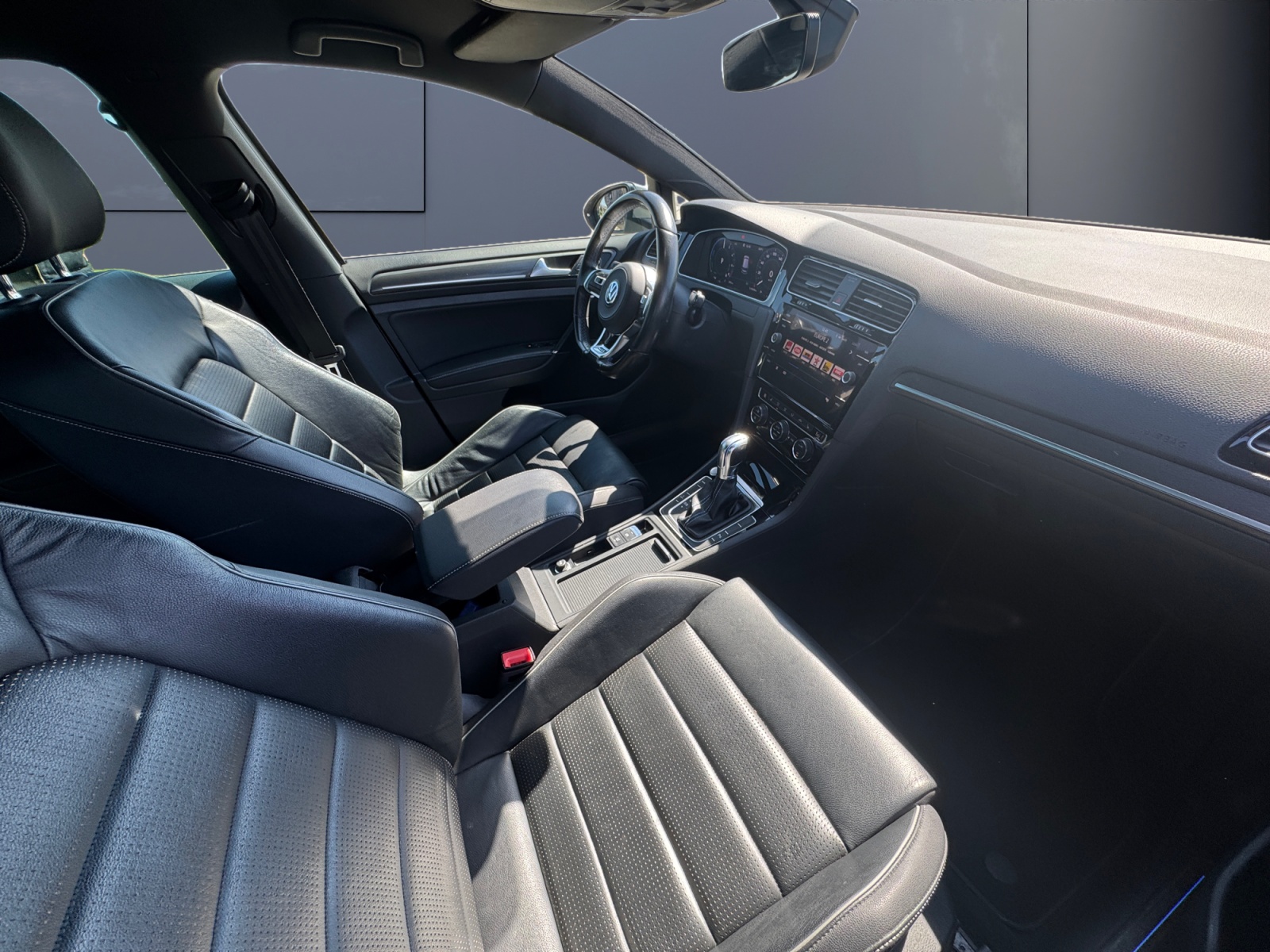 Volkswagen Golf 12