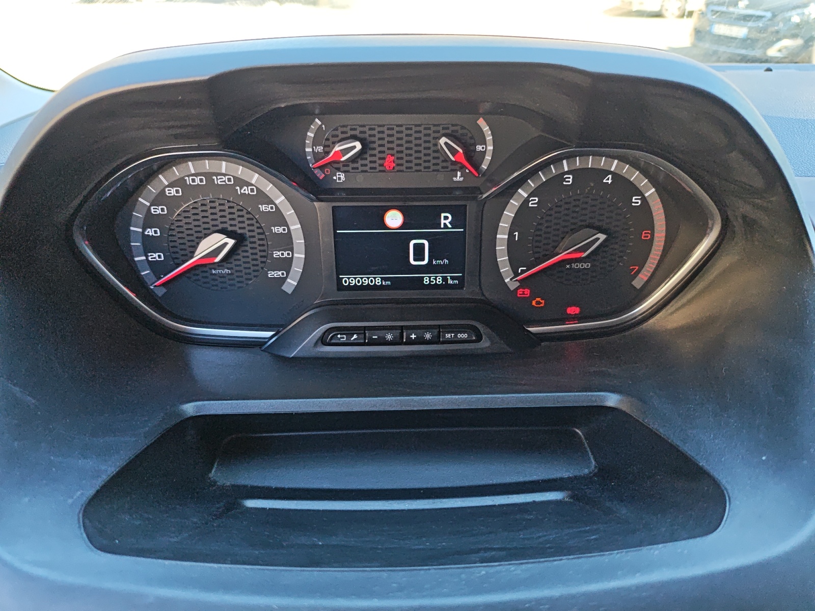 Peugeot Rifter 16