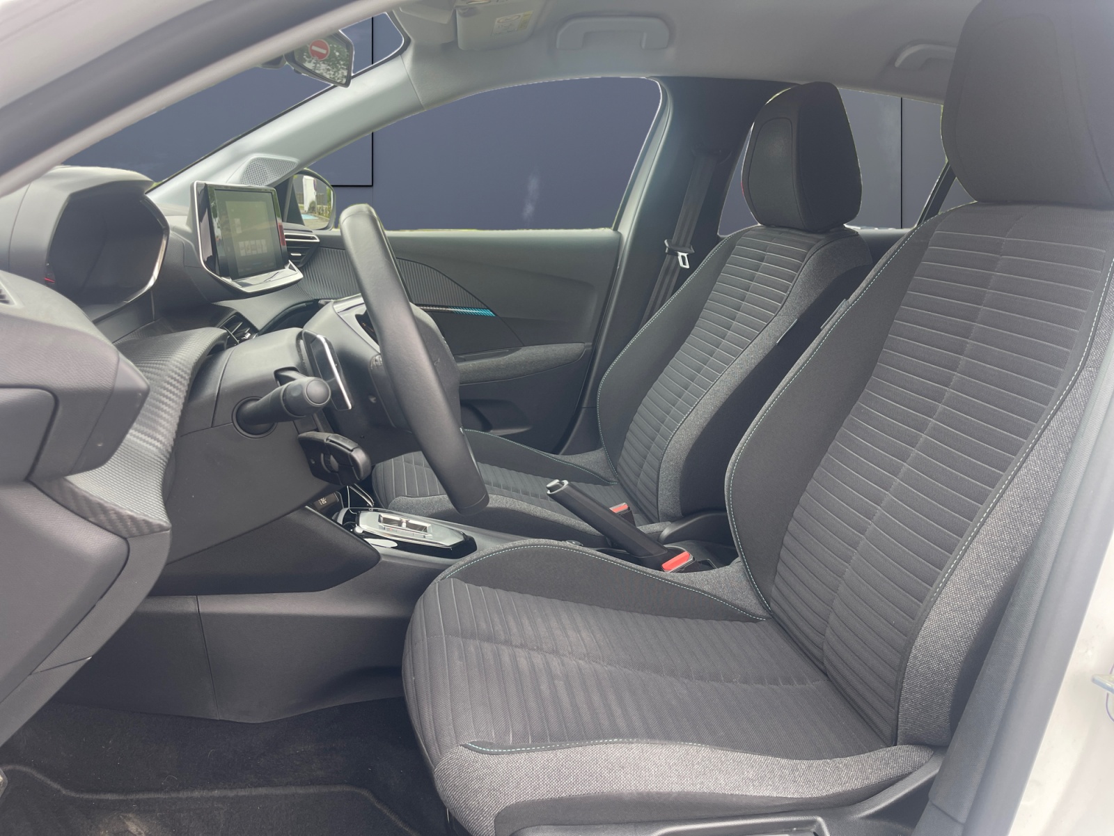 Peugeot 208 9