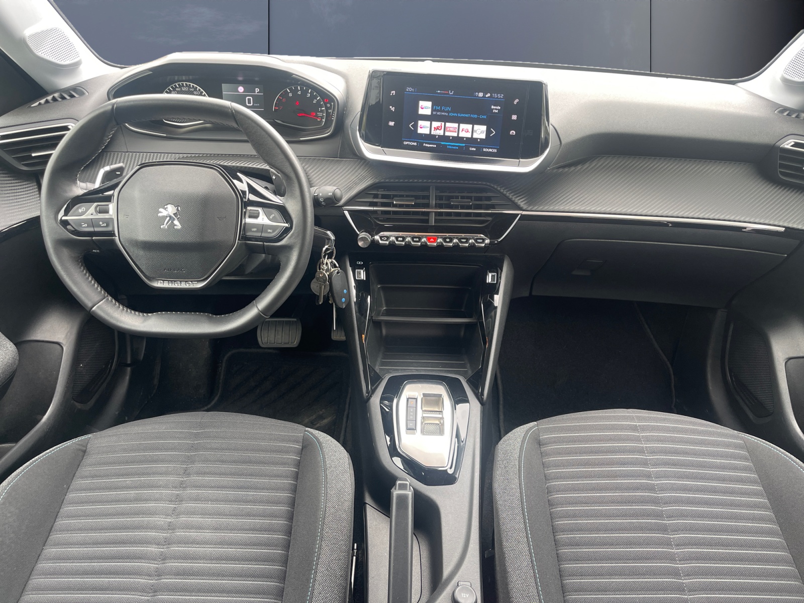 Peugeot 208 14