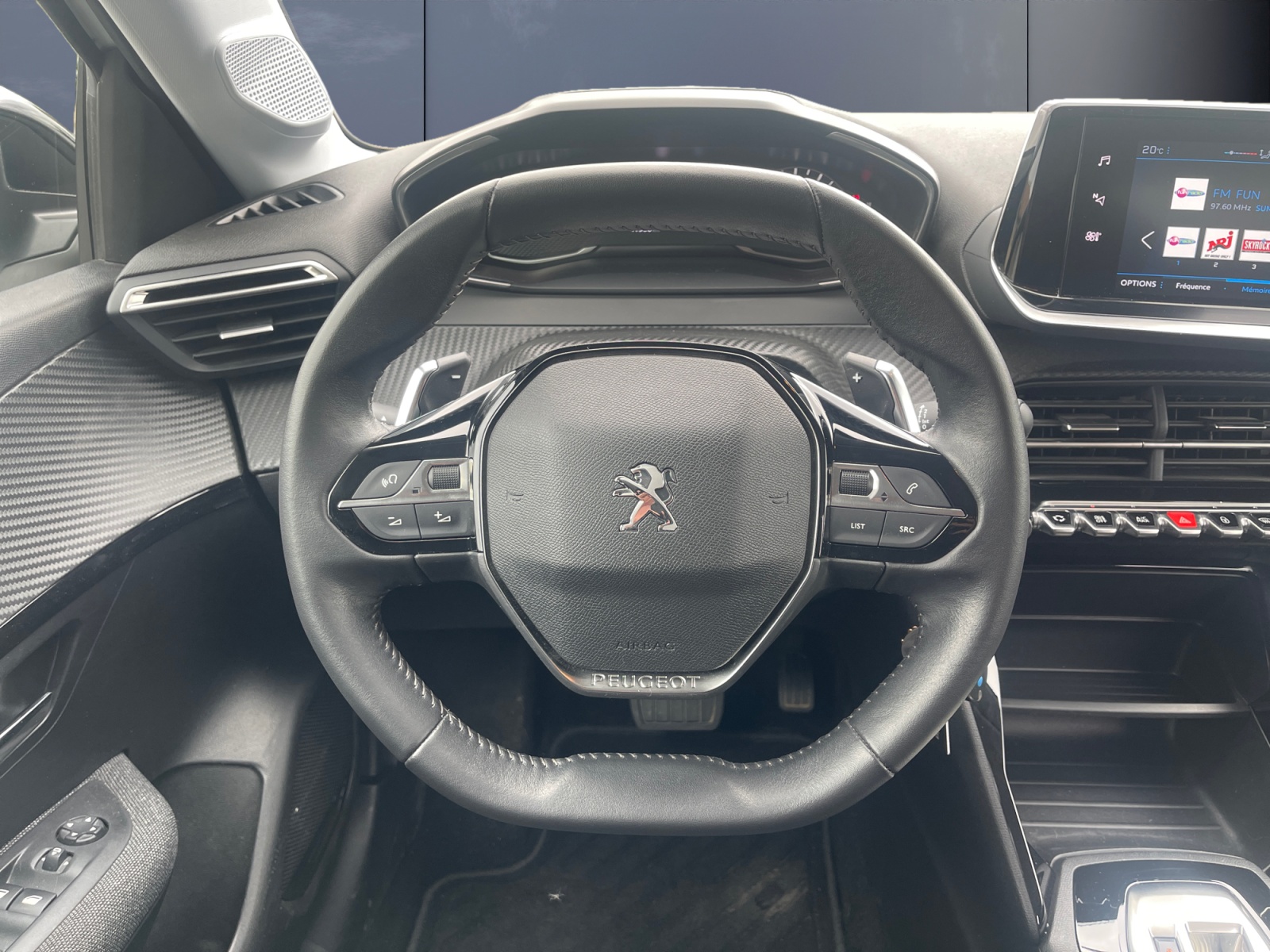 Peugeot 208 15