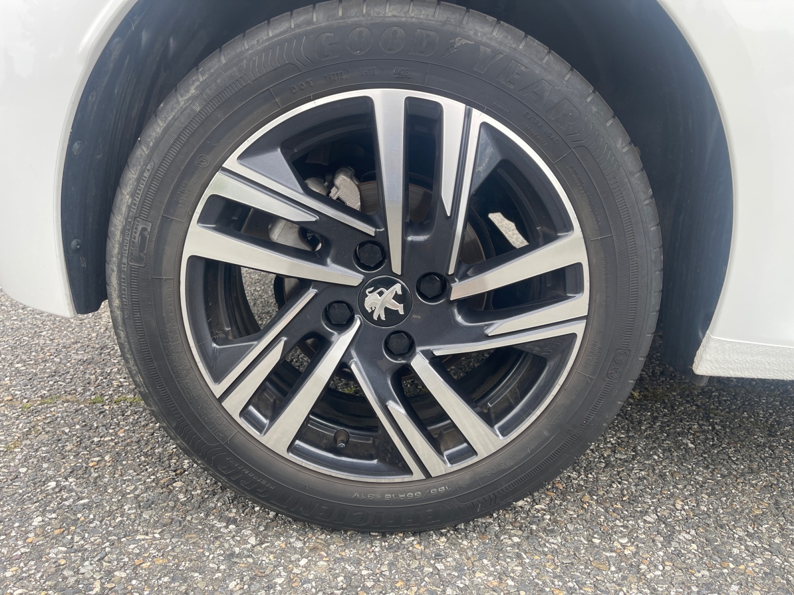 Peugeot 208 19