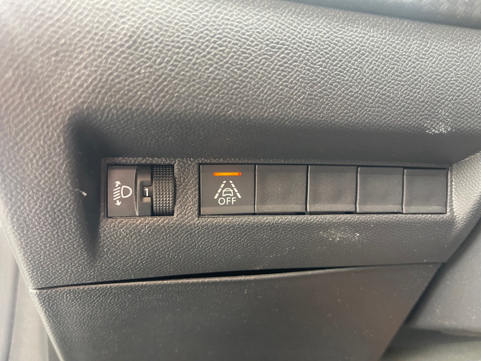 Peugeot 208 23