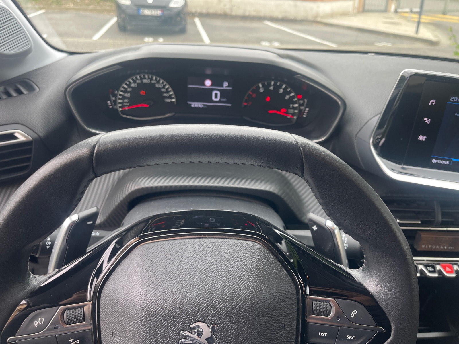 Peugeot 208 24