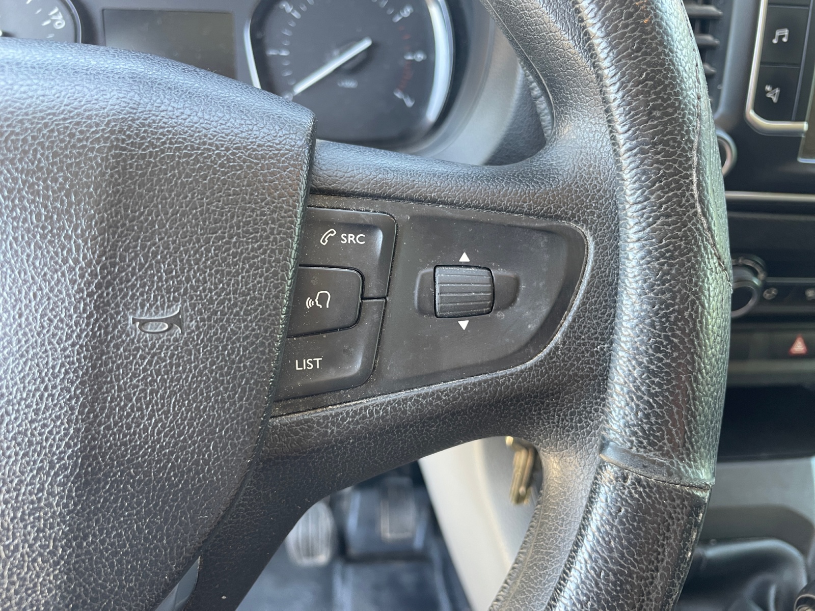 Peugeot Expert Vu 19