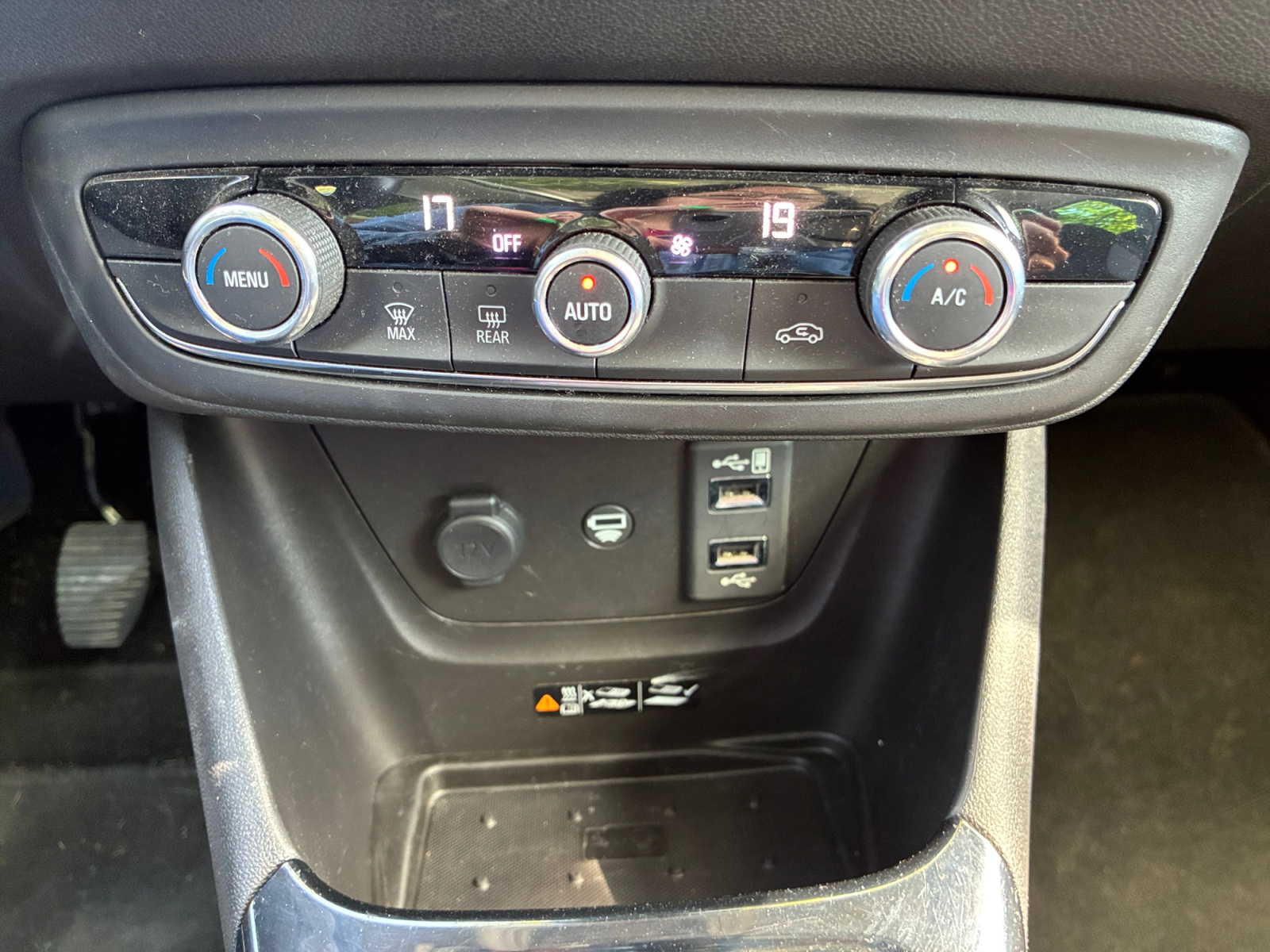 Opel Crossland X 24