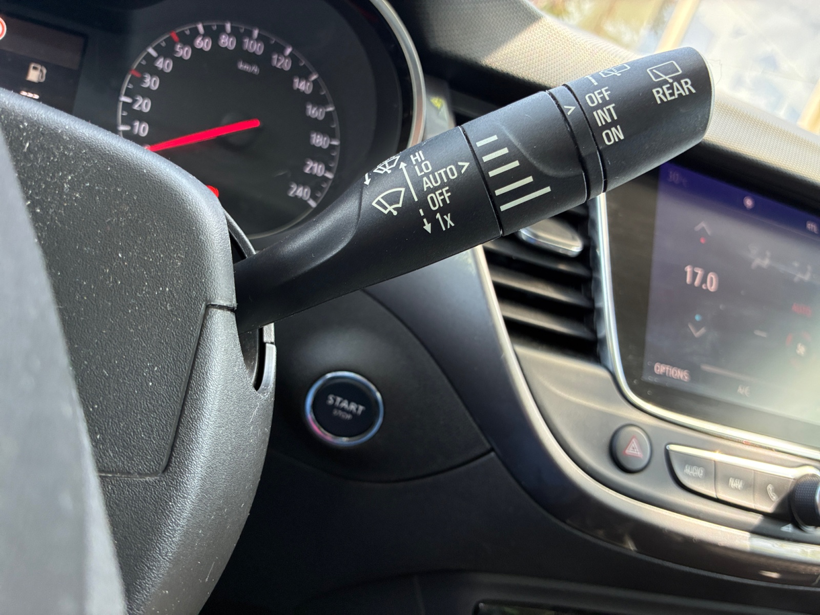 Opel Crossland X 28