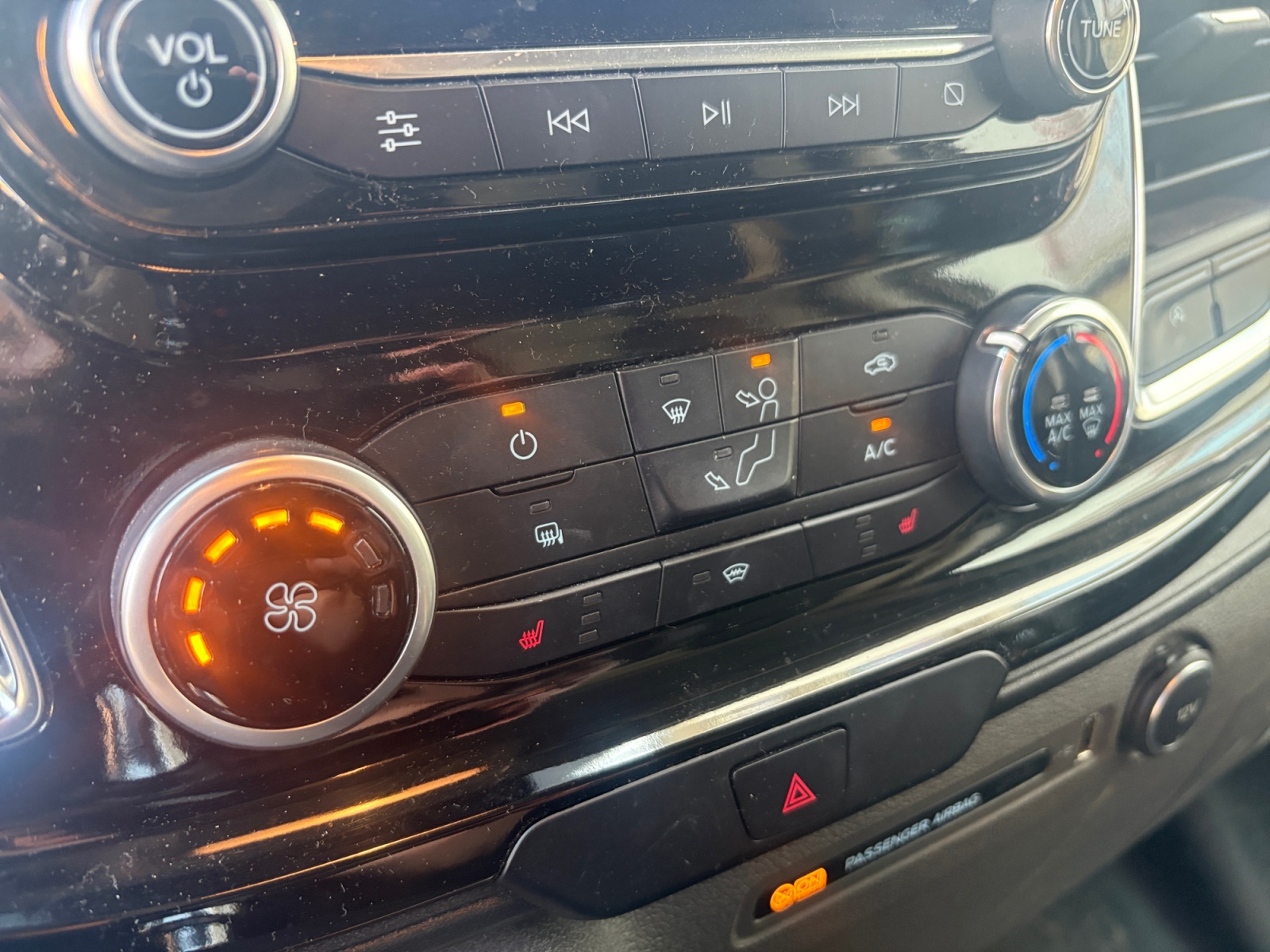 Ford Transit Custom Vu 24