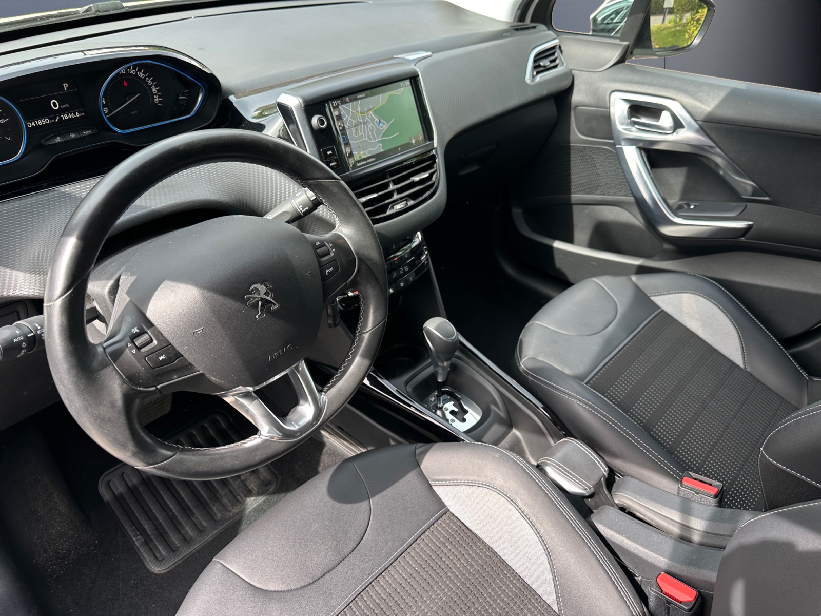 Peugeot 2008 8