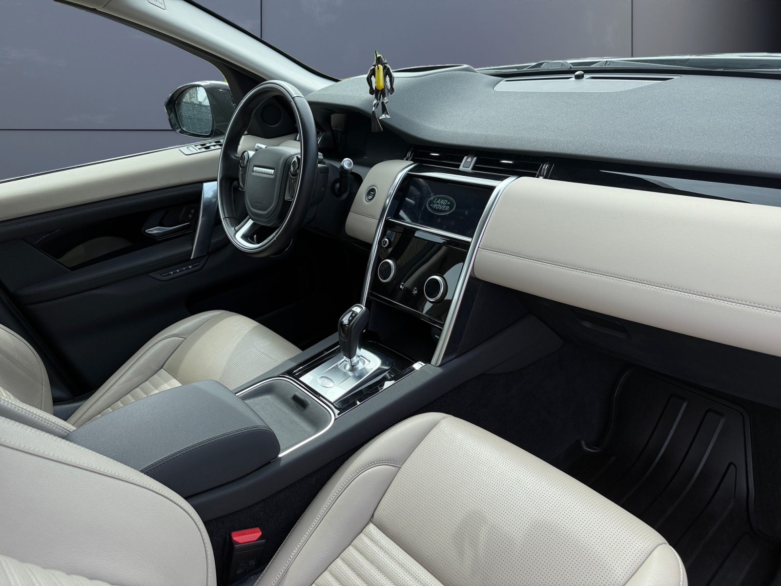 Land Rover Discovery Sport 12