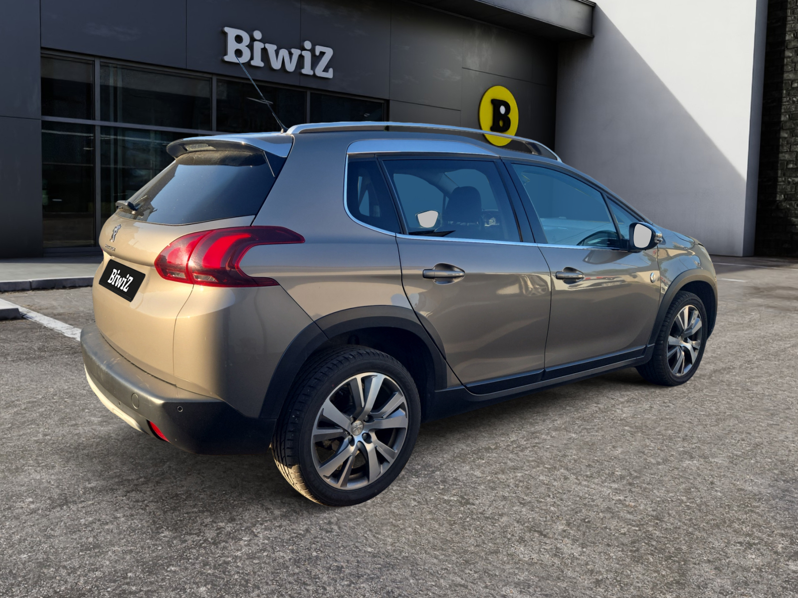 Peugeot 2008 4