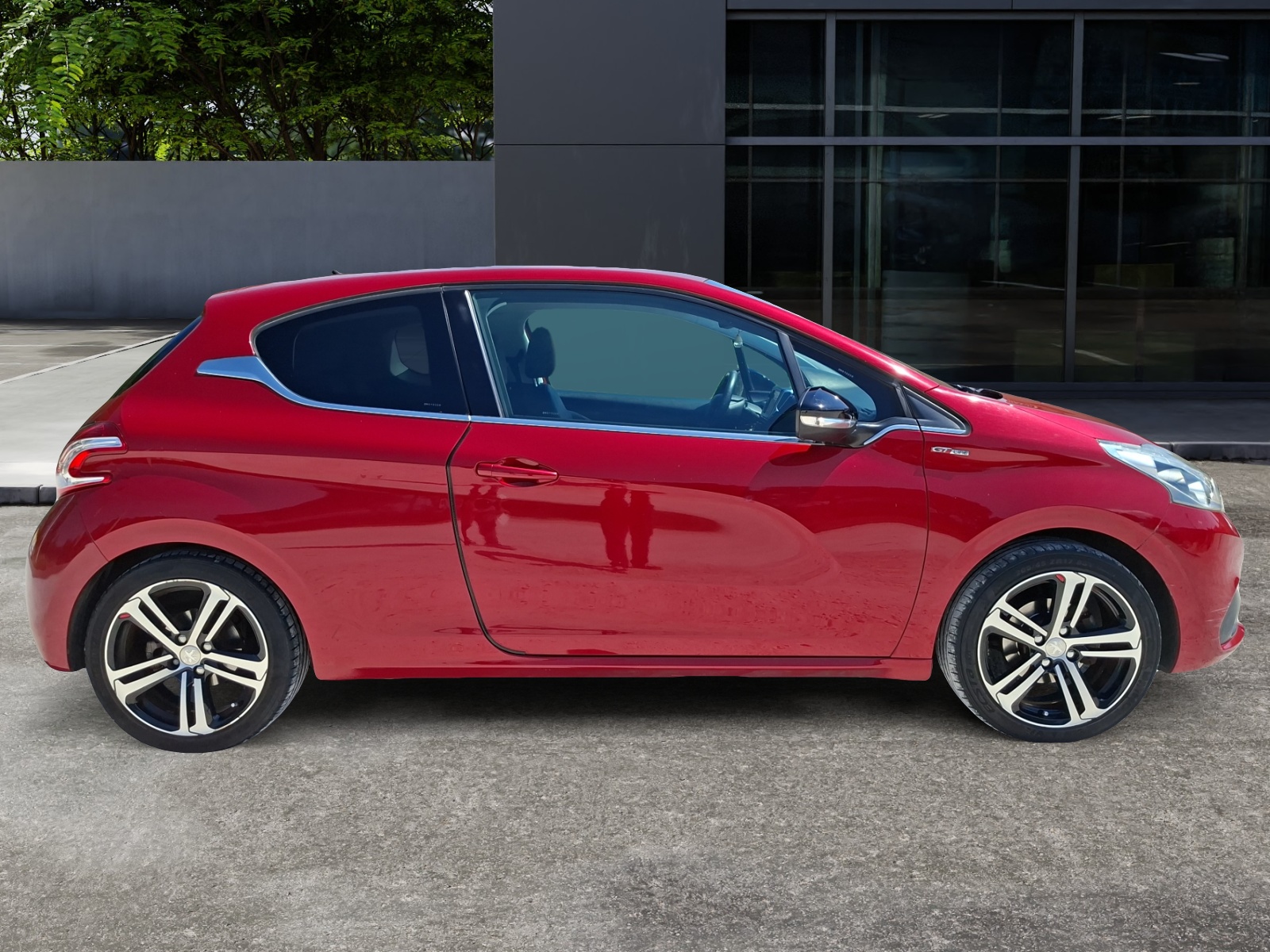 Peugeot 208 5
