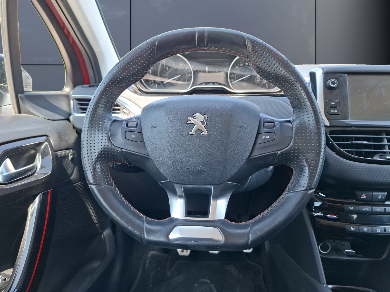 Peugeot 208 15