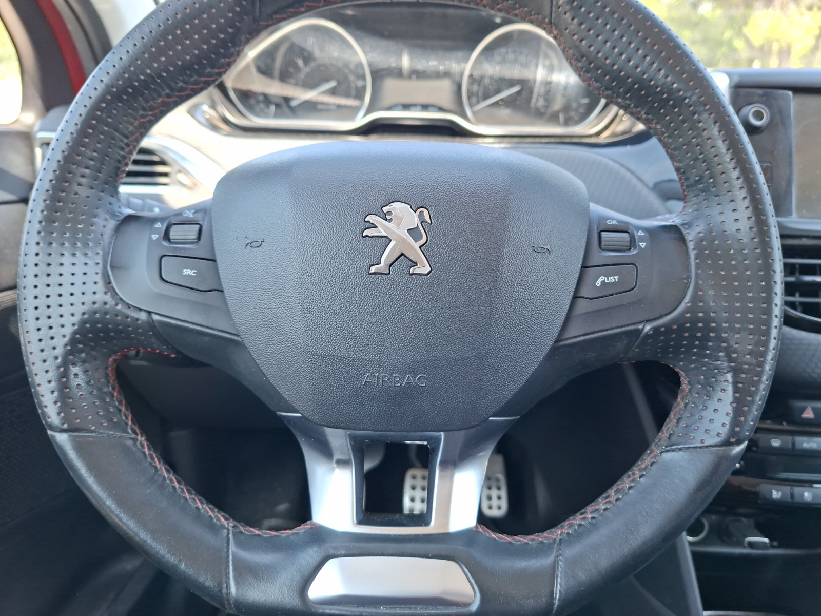 Peugeot 208 16
