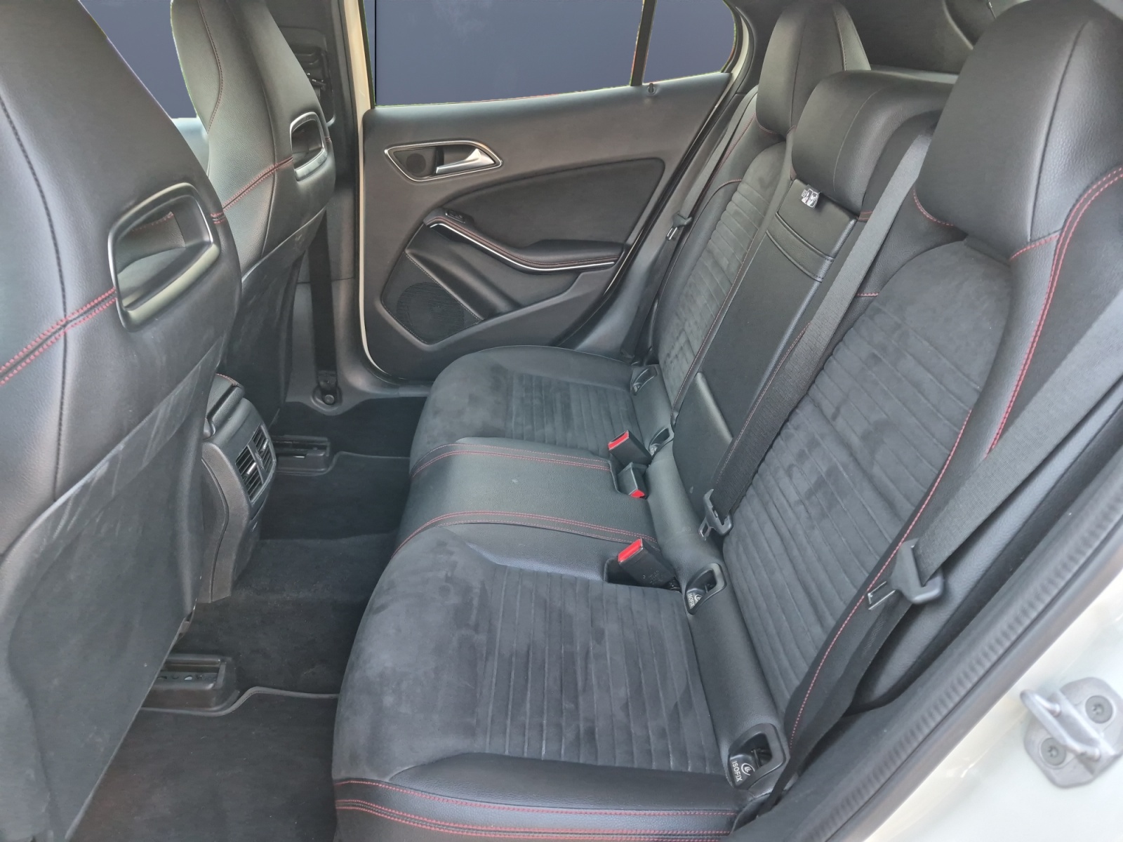 Mercedes-Benz Gla 10