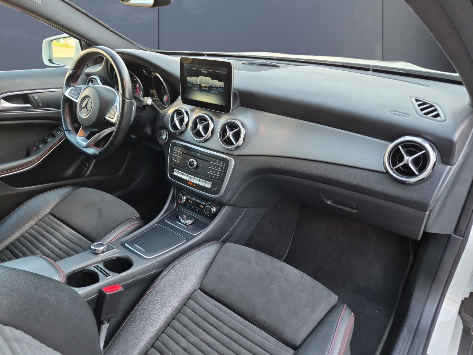 Mercedes-Benz Gla 12