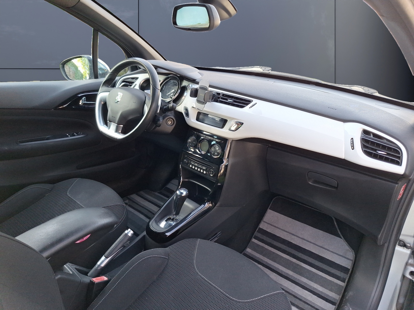 Ds Automobiles Ds 3 12