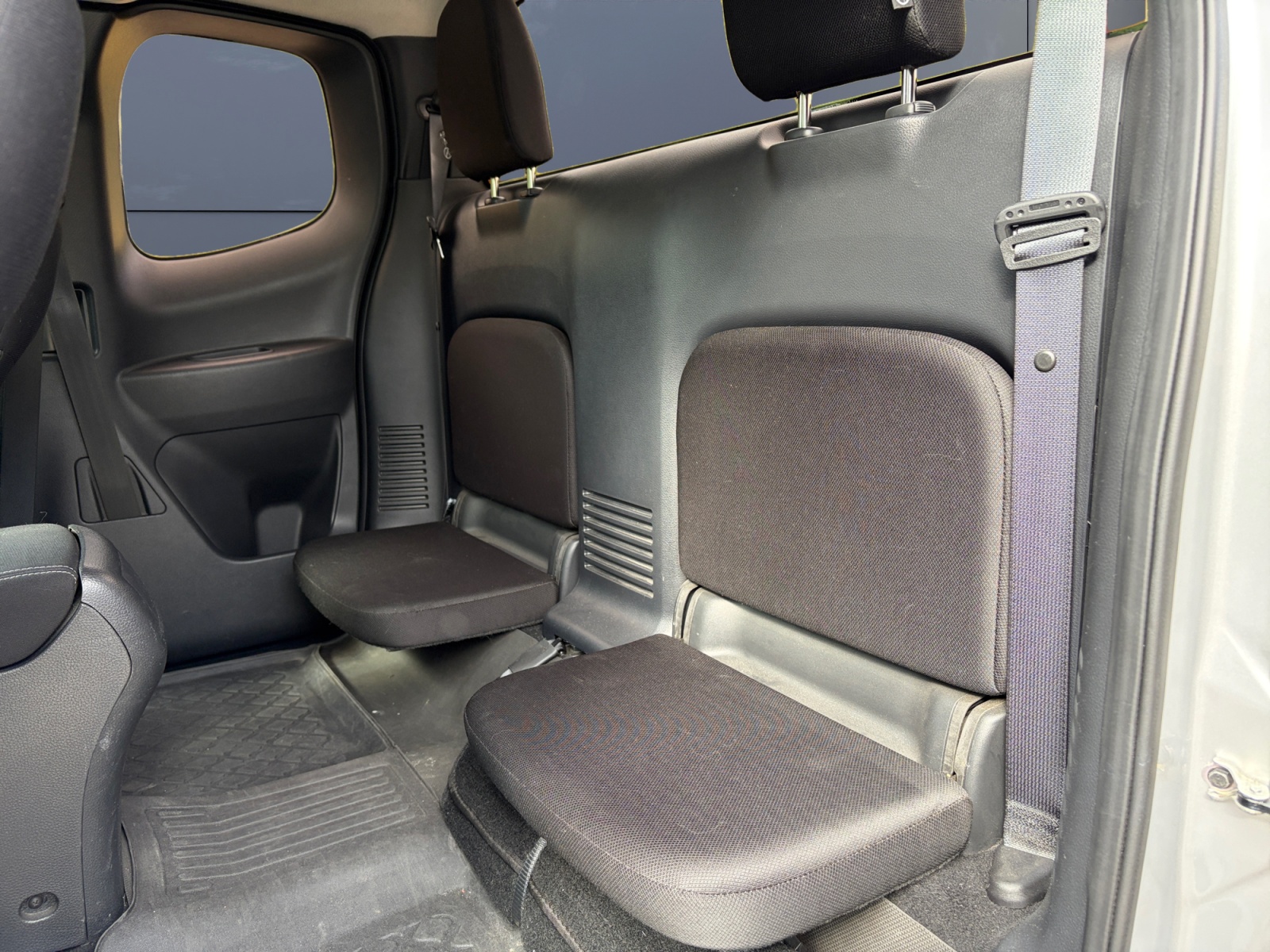 Nissan Np300 Navara 13