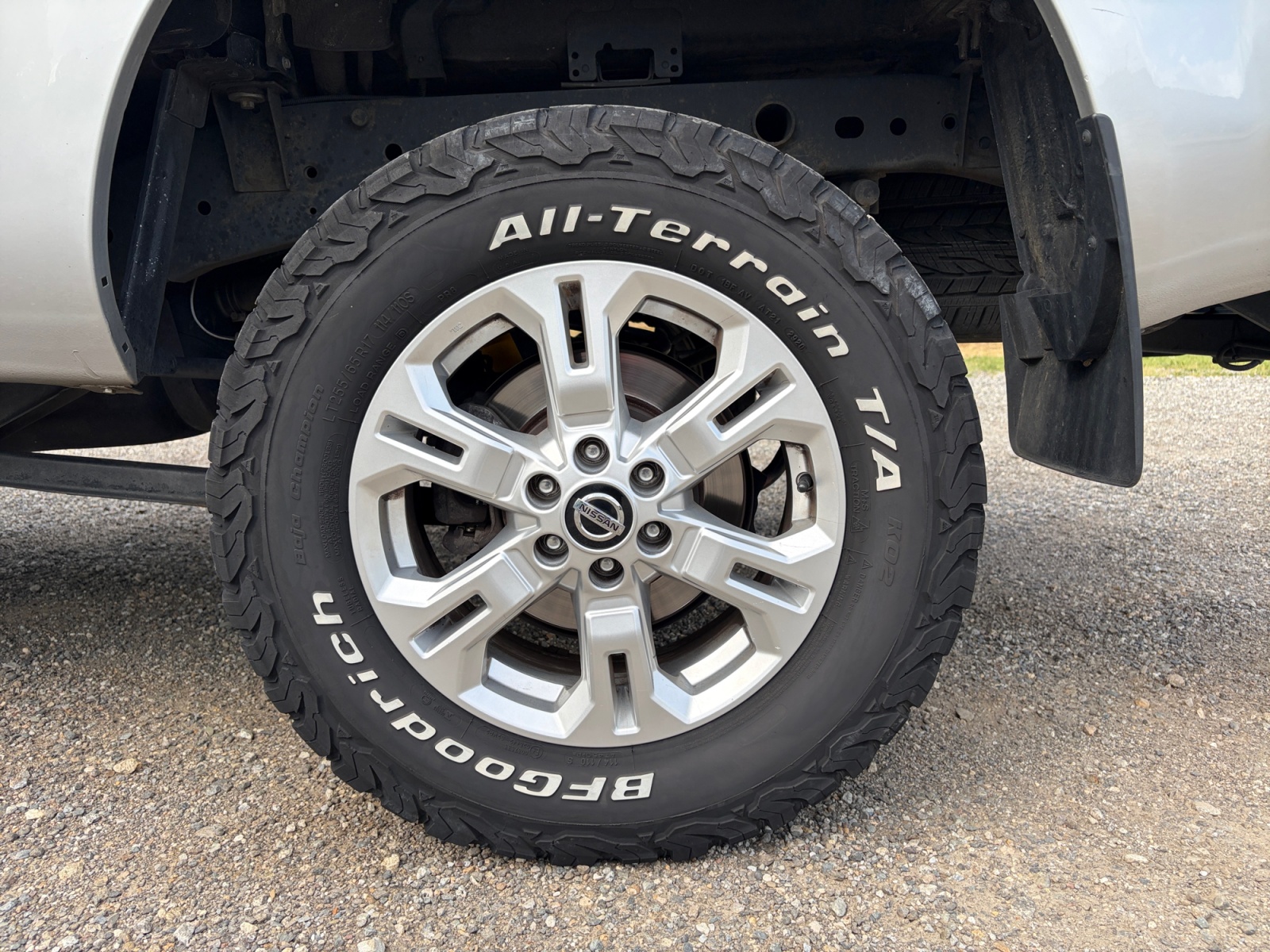 Nissan Np300 Navara 23