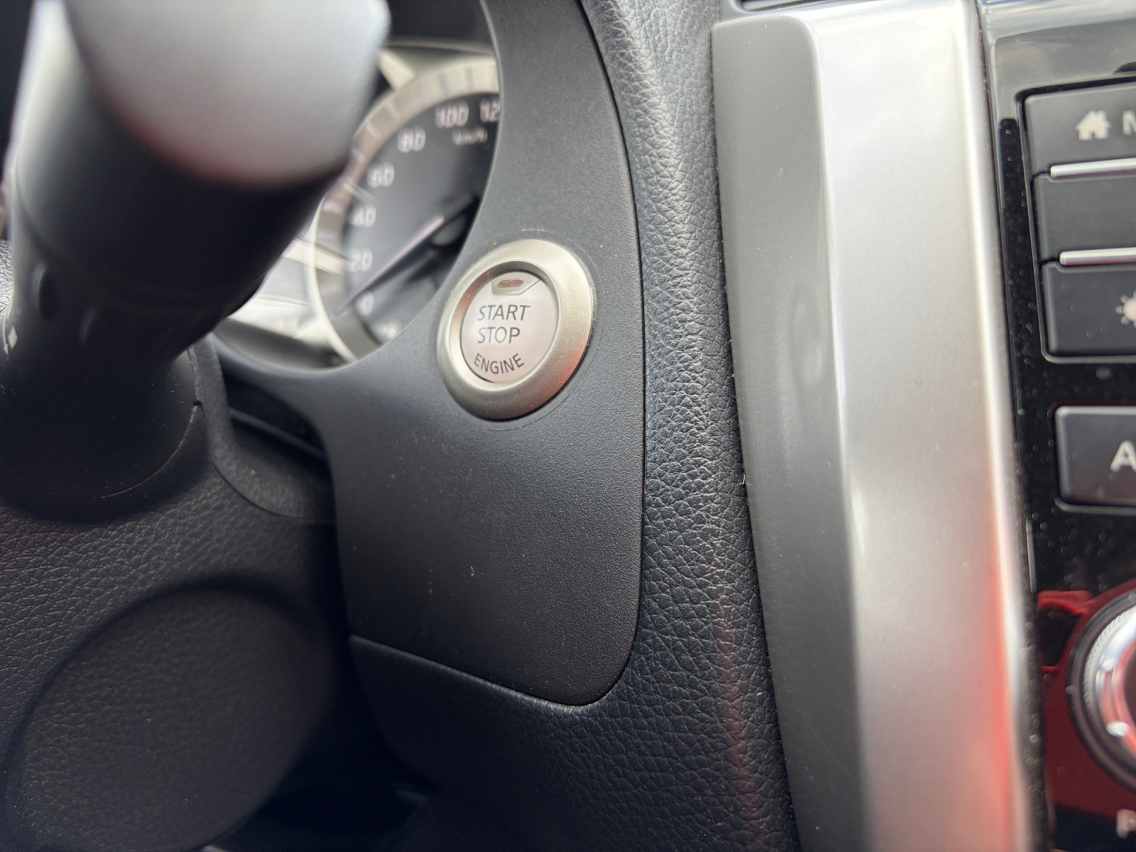 Nissan Np300 Navara 19