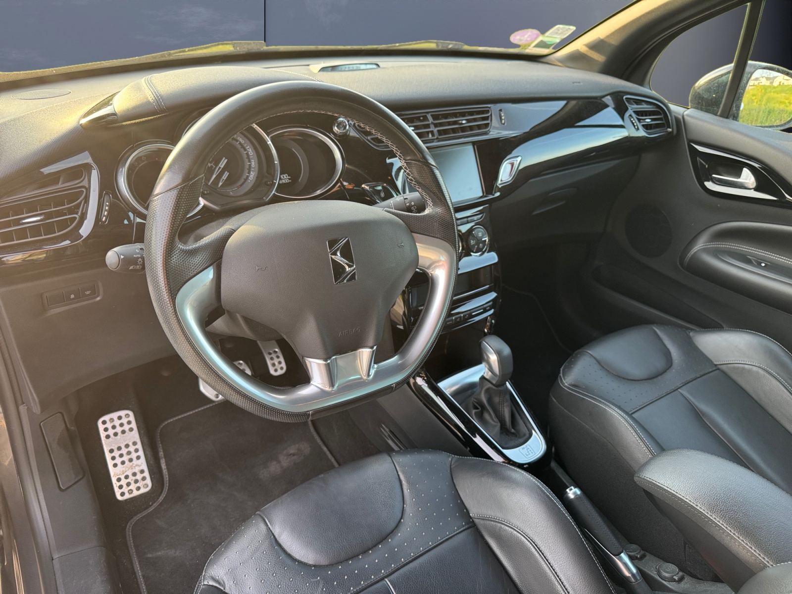 Ds Automobiles Ds3 8