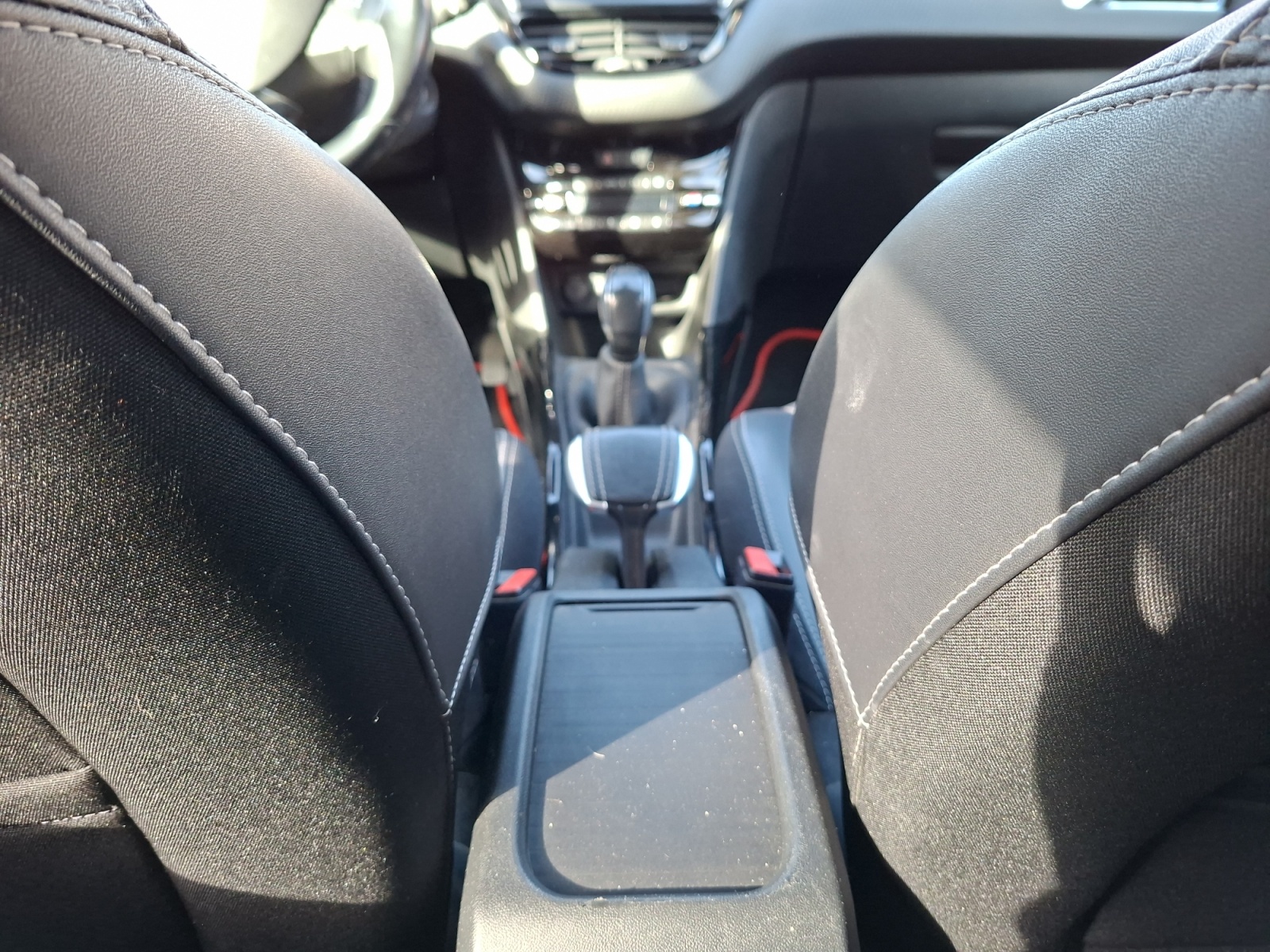 Peugeot 2008 23