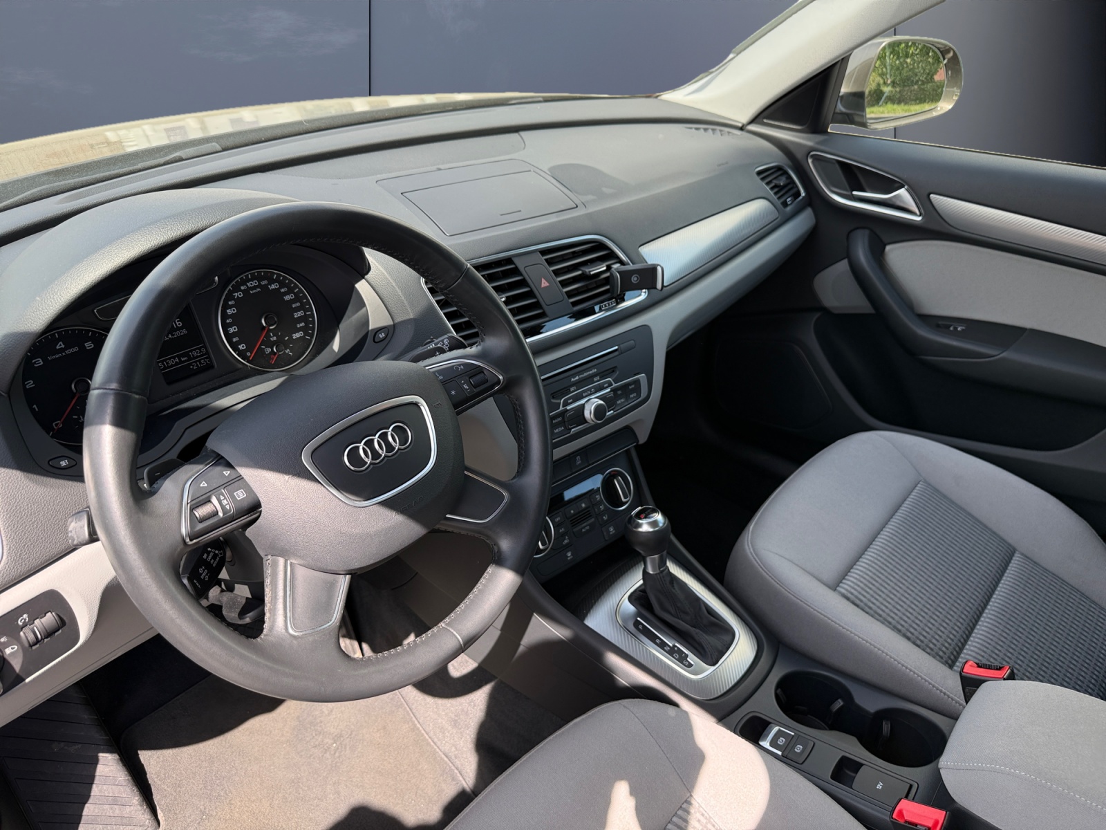 Audi Q3 8