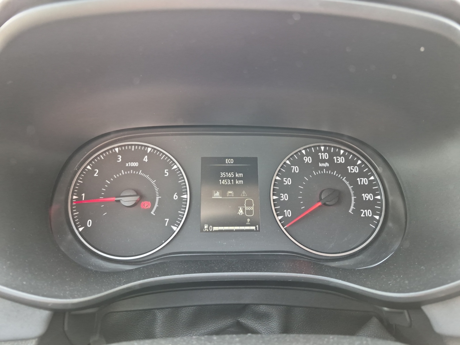 Dacia Jogger 16