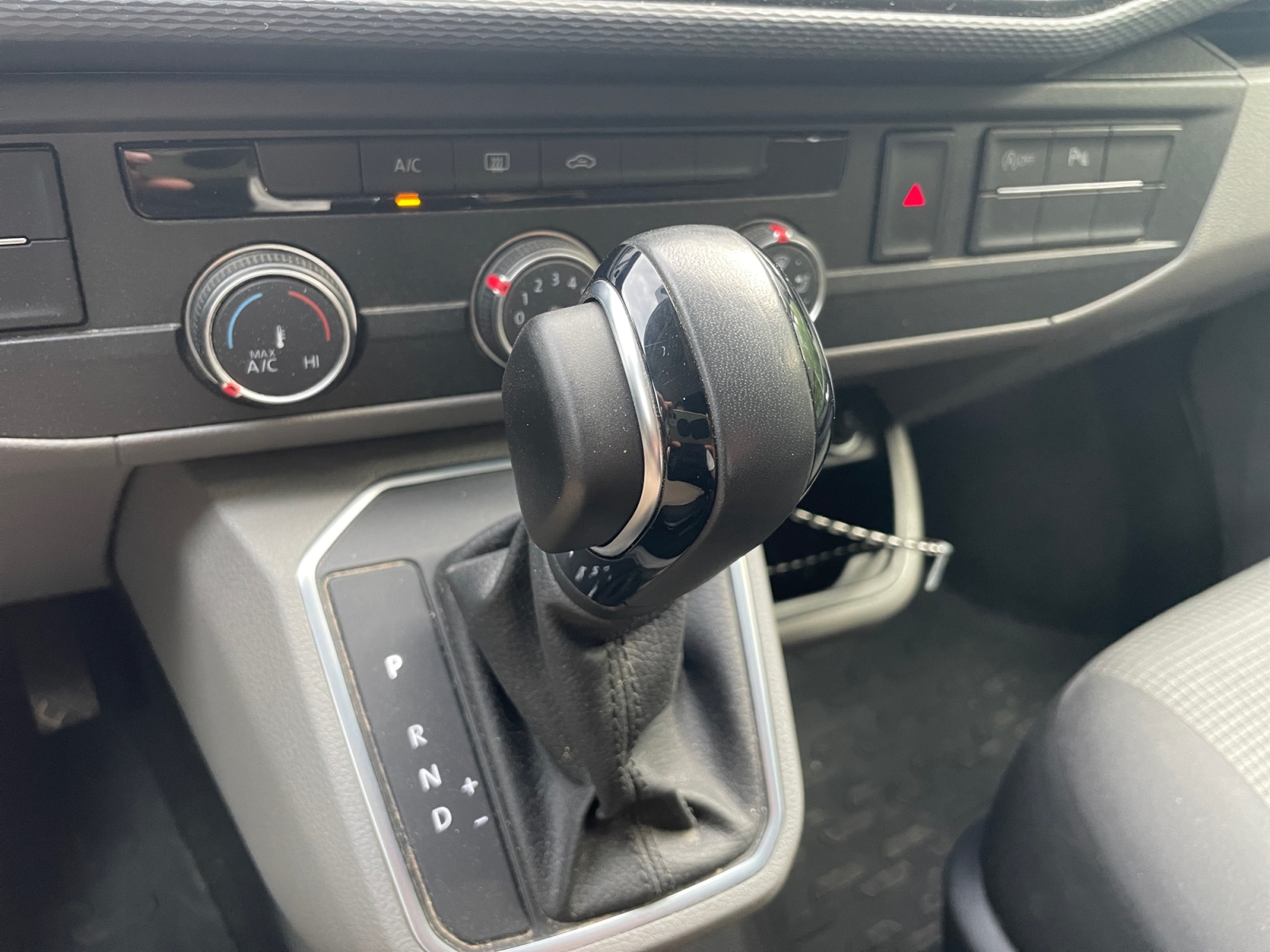 Volkswagen Transporter 21