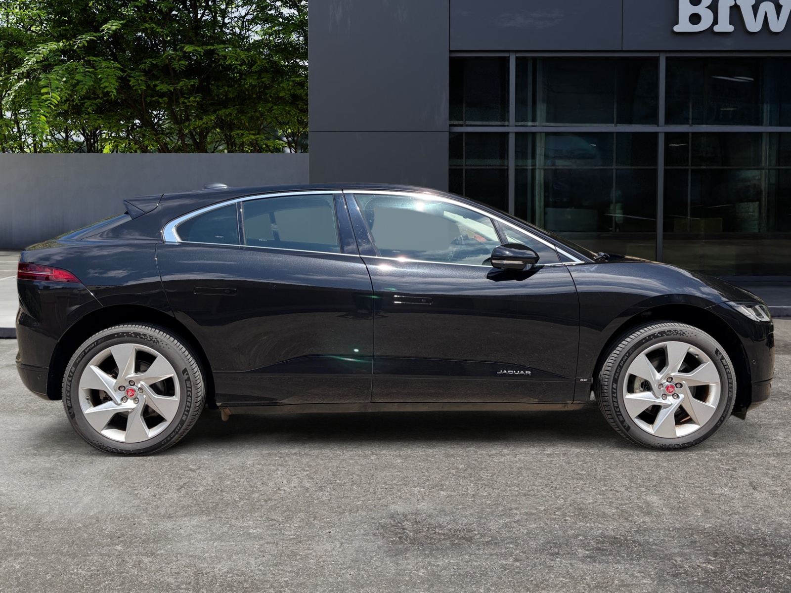 Jaguar I-Pace 5