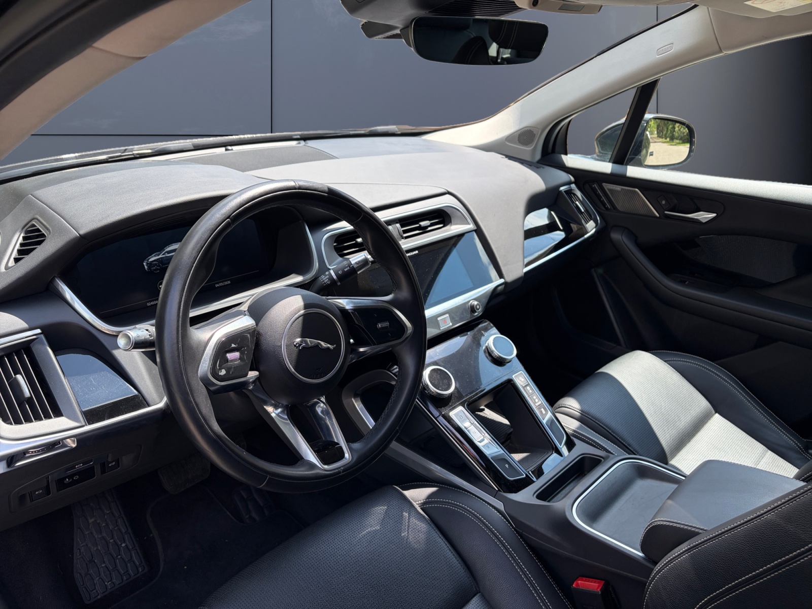 Jaguar I-Pace 8