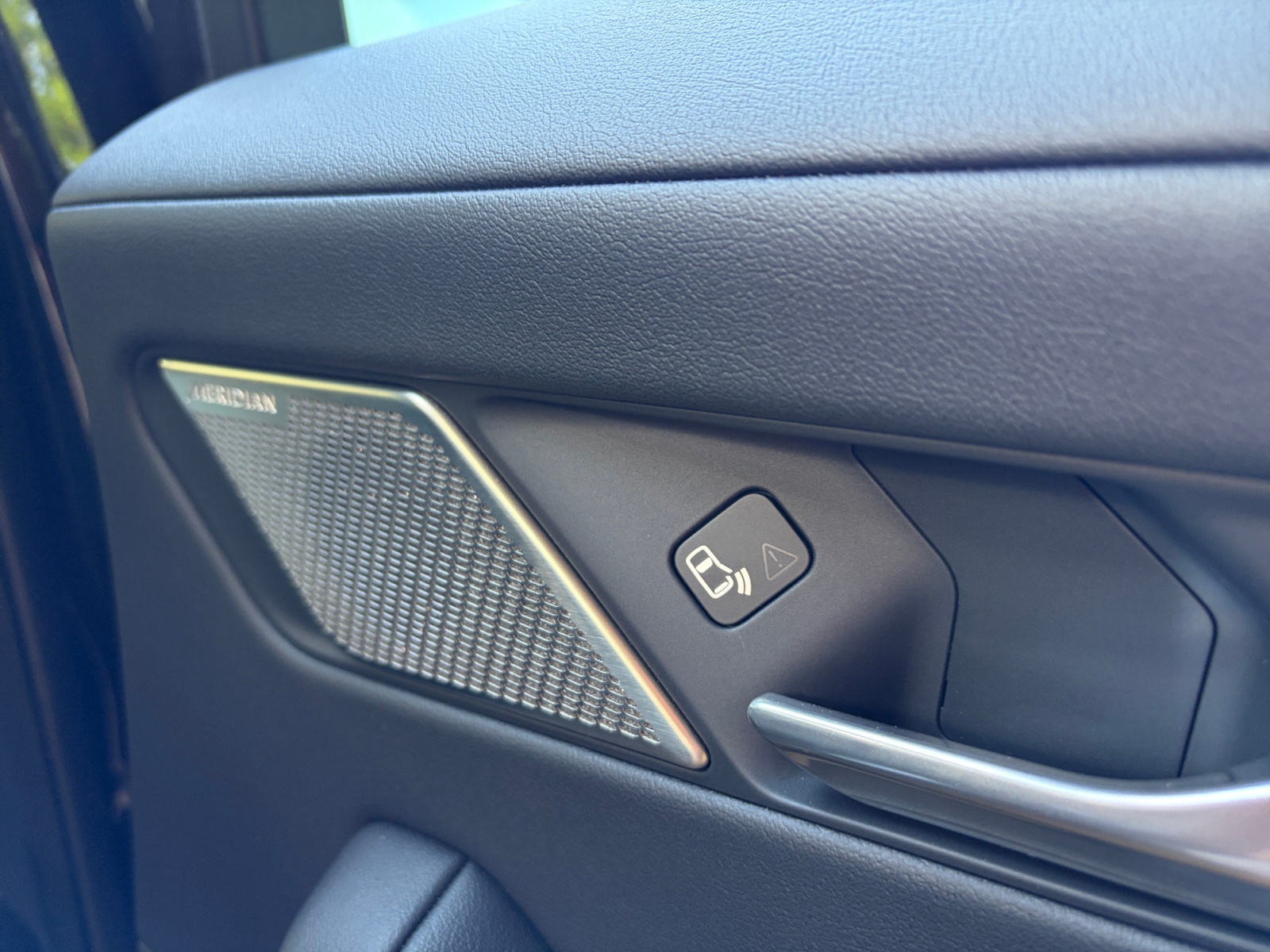 Jaguar I-Pace 28