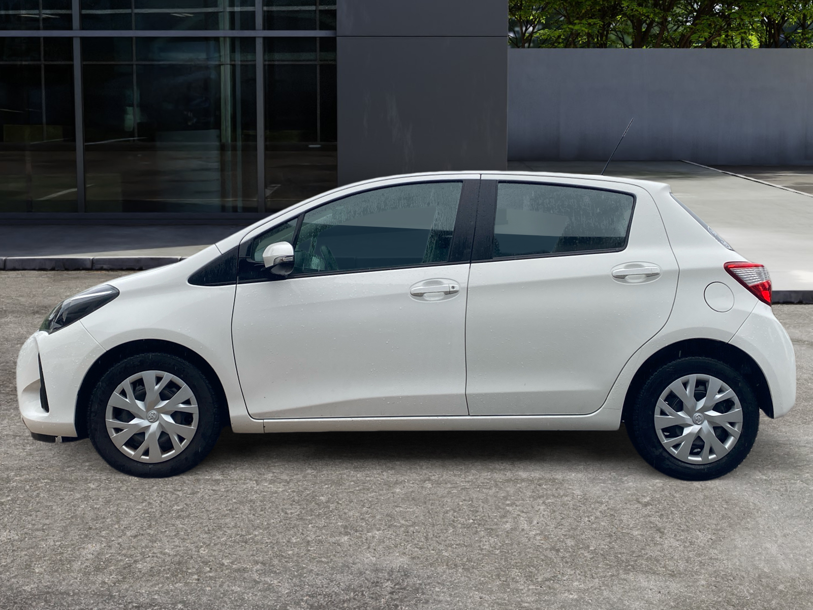 Toyota Yaris 1
