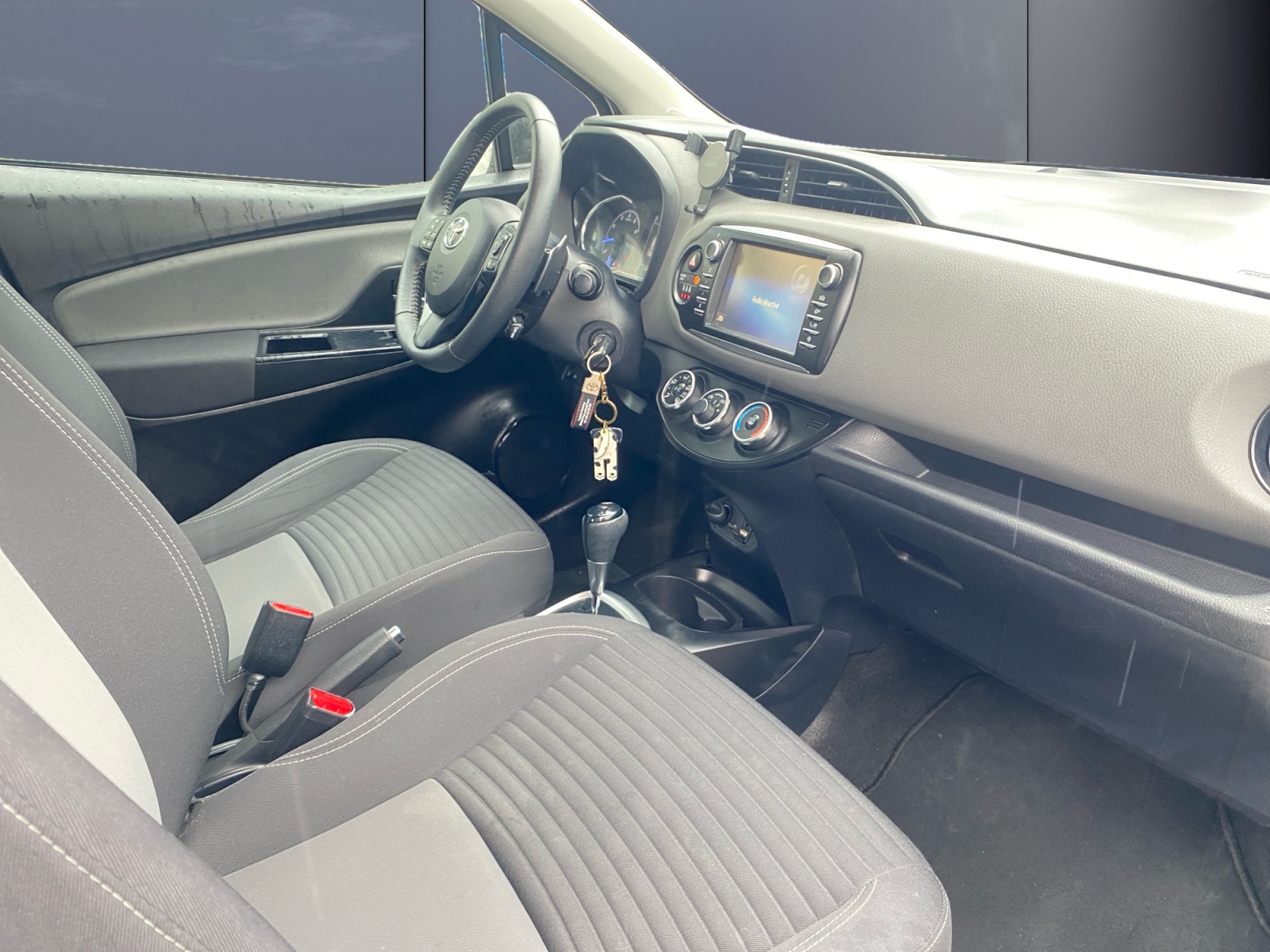 Toyota Yaris 12