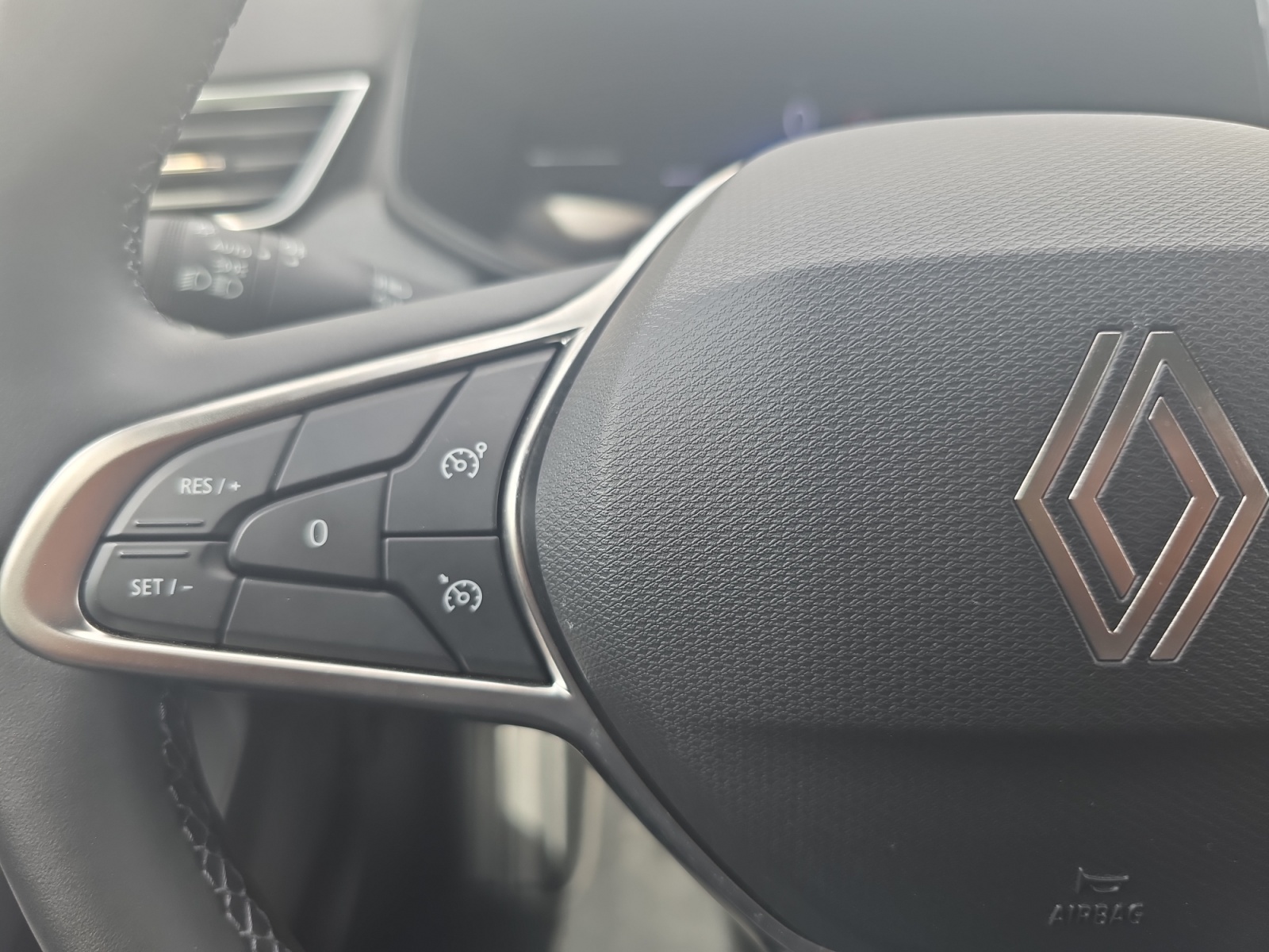 Renault Clio 24