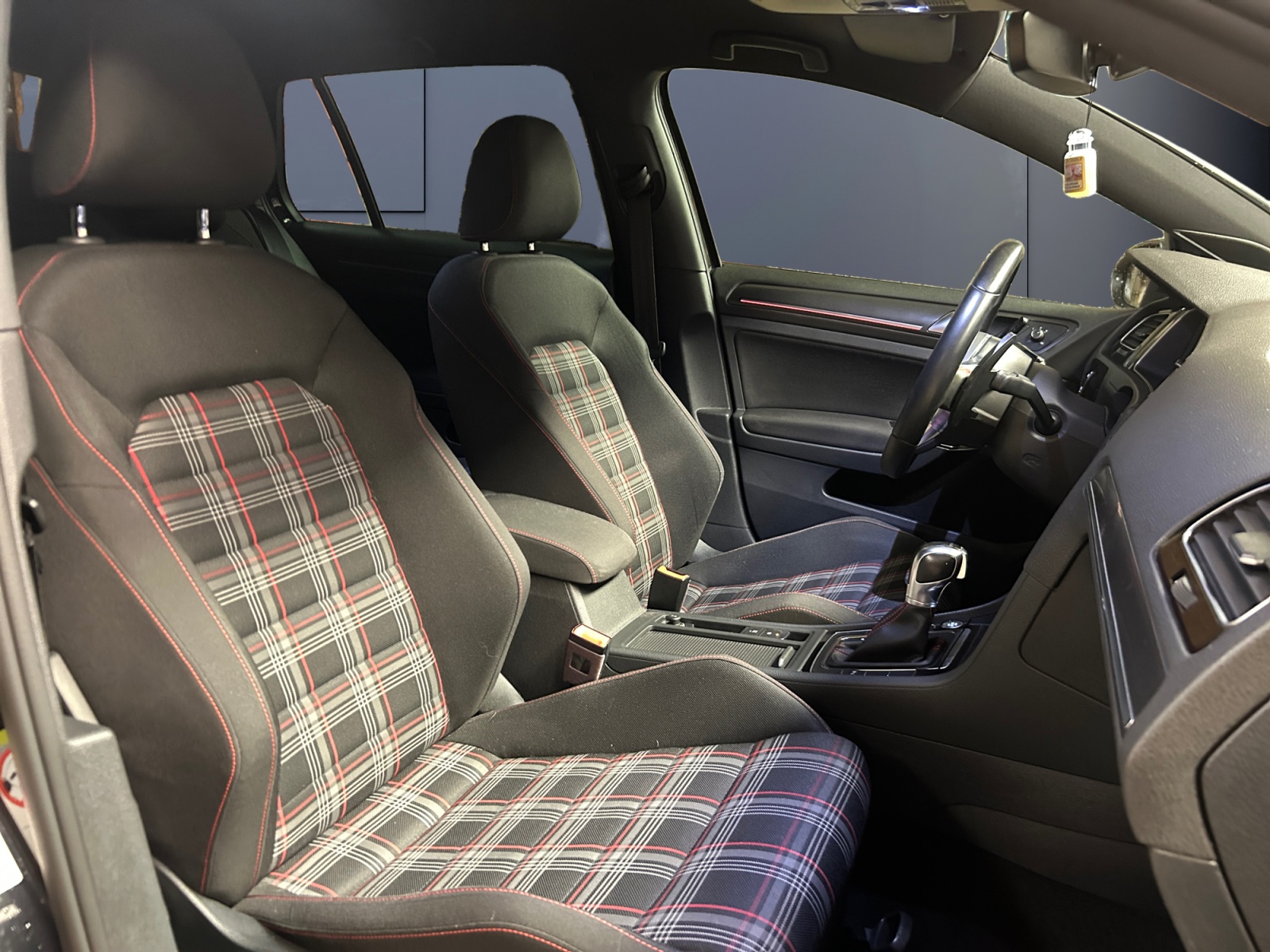 Volkswagen Golf 13