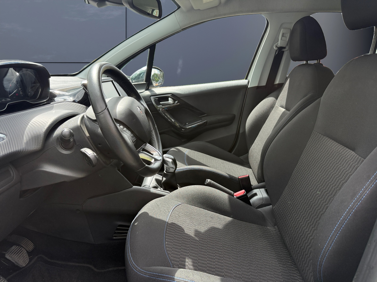 Peugeot 208 9