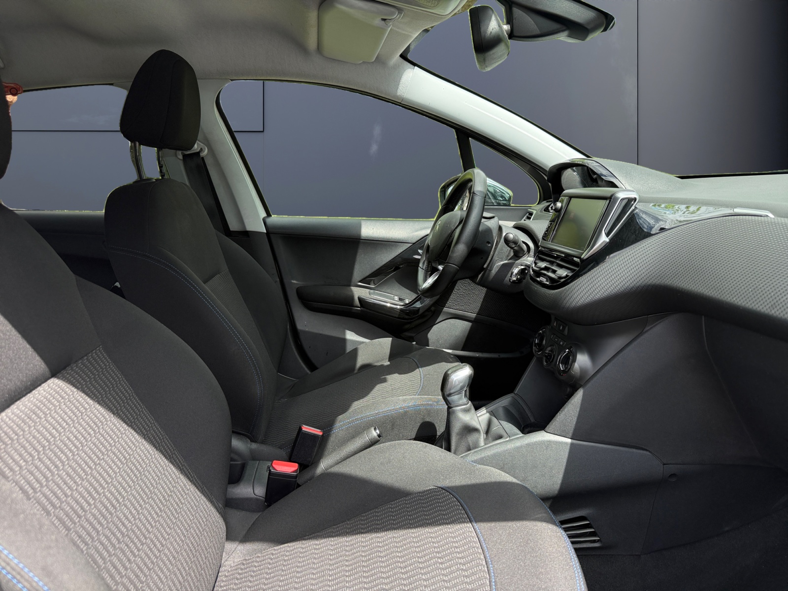 Peugeot 208 13