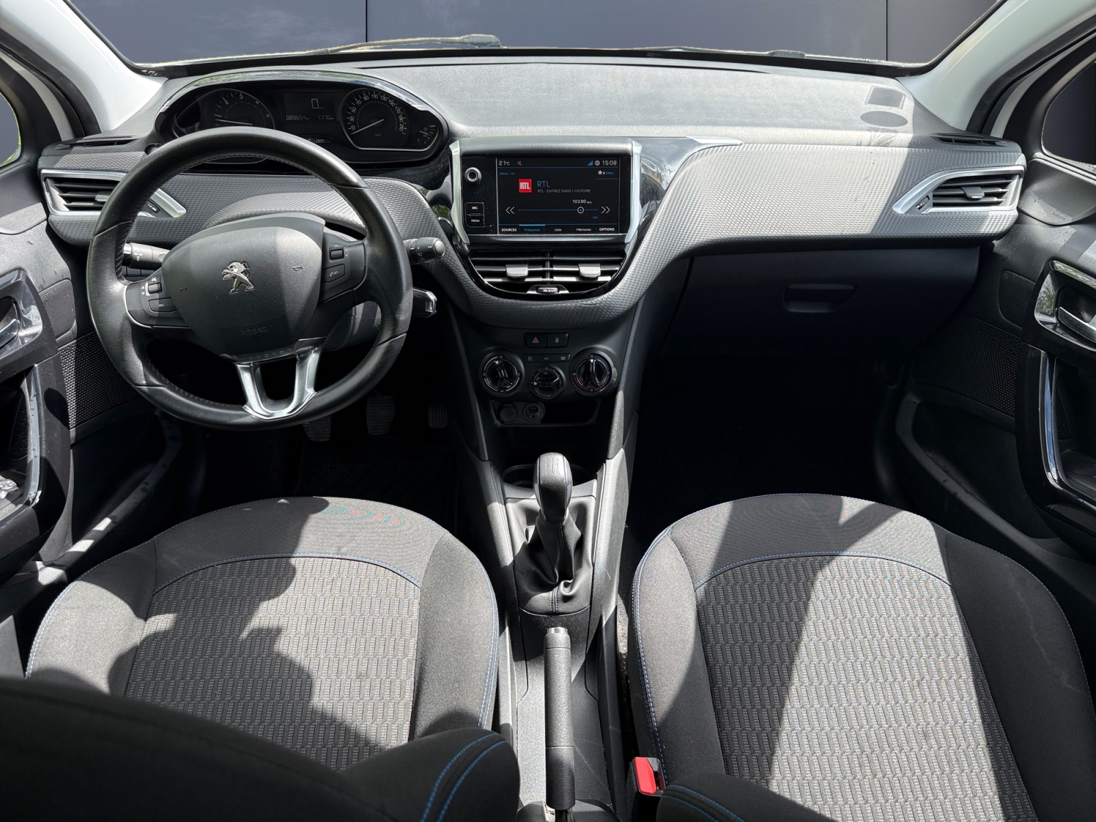 Peugeot 208 14