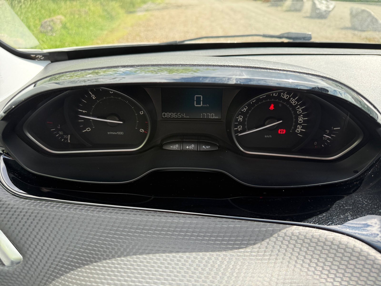 Peugeot 208 16