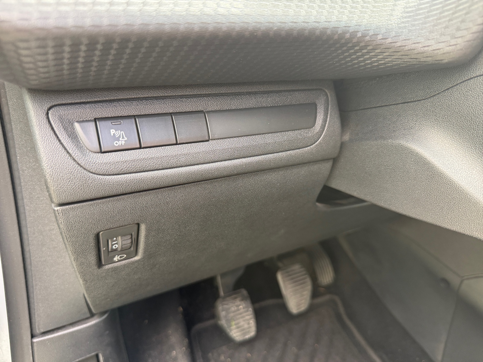 Peugeot 208 21